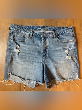 Old Navy Women’s 16 “High Rise OG Secret-Smooth” Light Blue Denim Cutoff Shorts